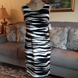 Jones Studio dress NWT black/white zebra stripe s6